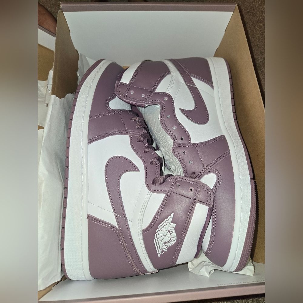 NIB Air Jordan 1 Retro High OG - Picture 8 of 10